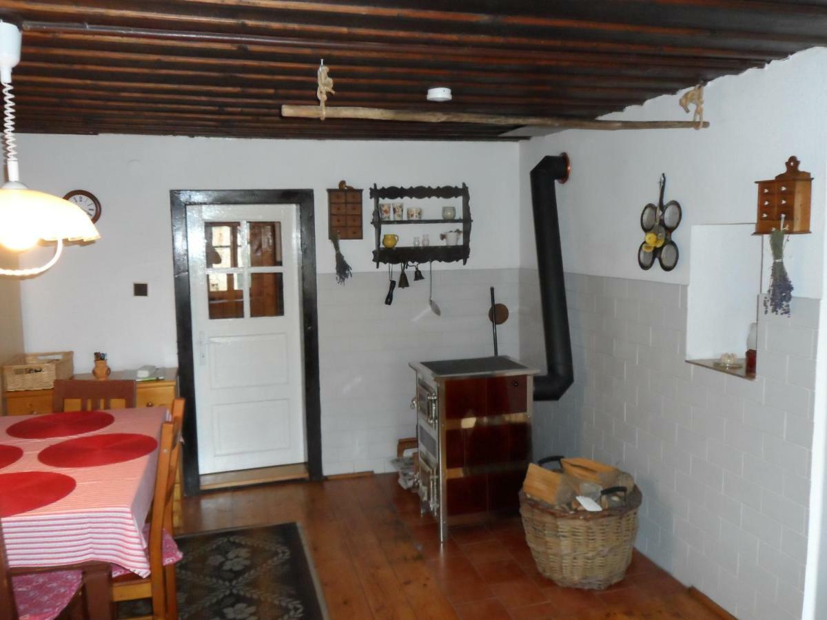 Stylová chalupa na kraji národního parku Šumava Strunkov Esterno foto