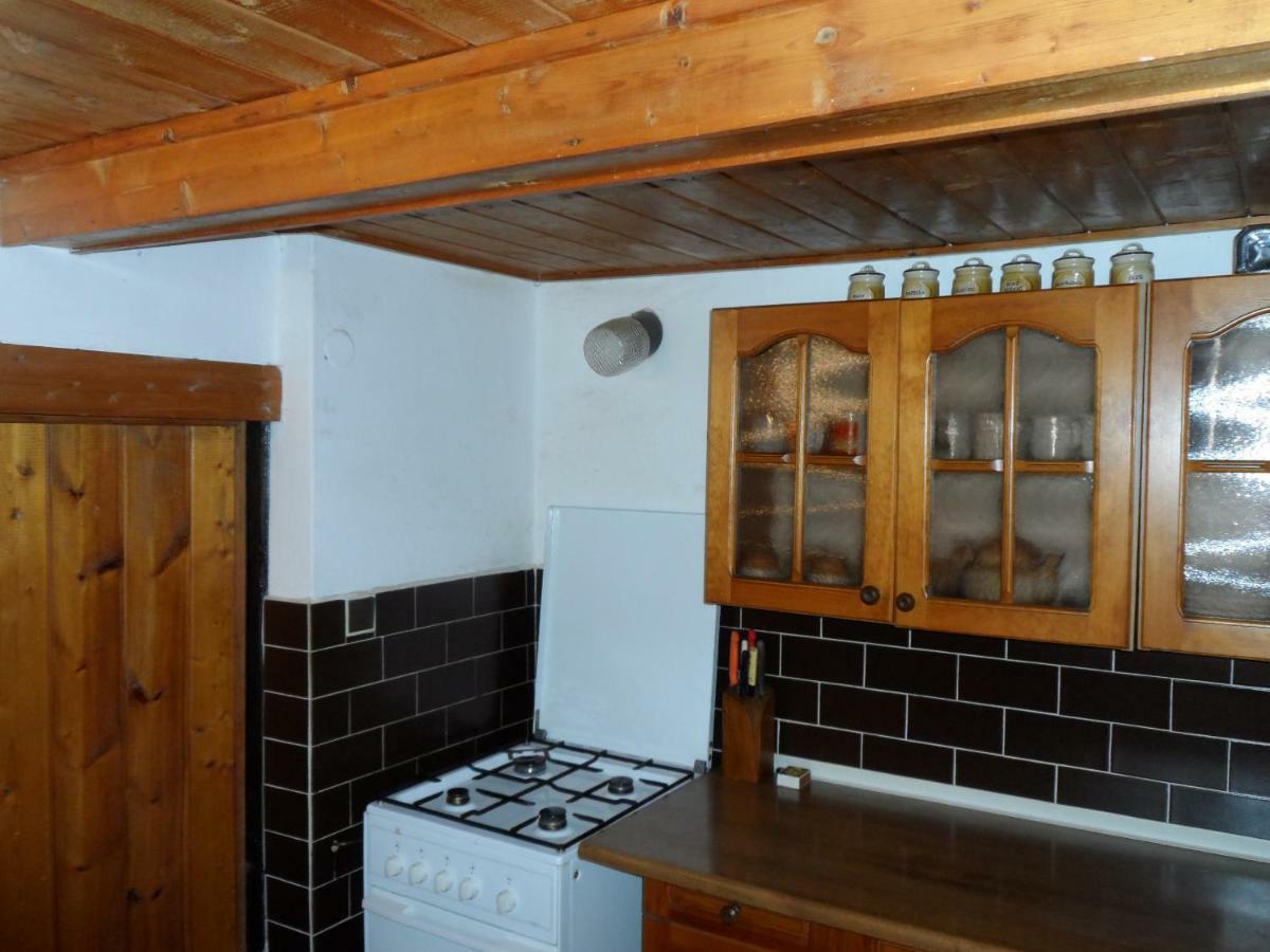 Stylová chalupa na kraji národního parku Šumava Strunkov Esterno foto